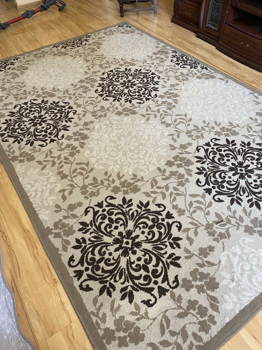 Продам ковер в хорошем состоянии