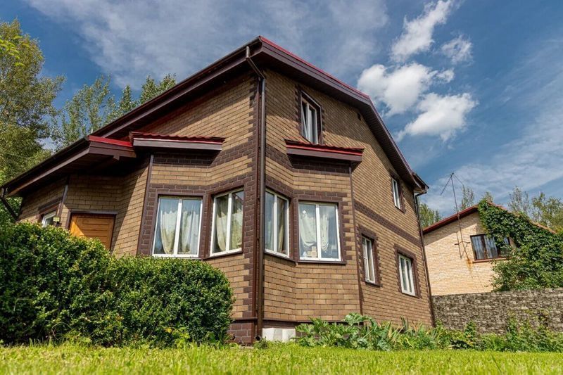 Фасадная плитка Хауберк. Сайдинг, черепица, утеплитель