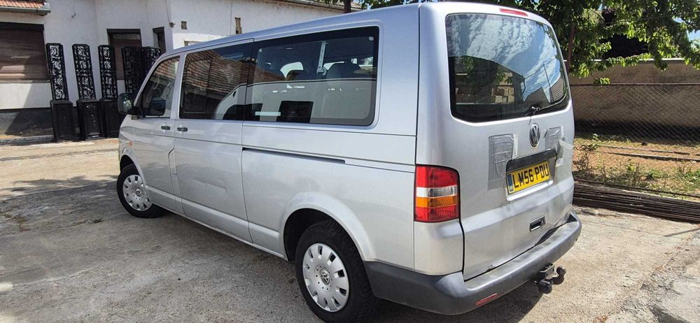 VW Transporter T5 2.5 TDi 130 Cp 2007 cu 9 locuri