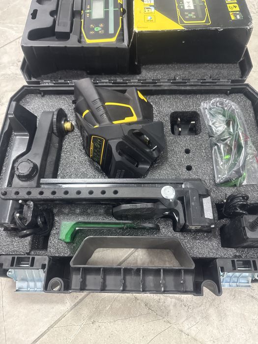 Vind laser stanley3x360nou 2025 12v,3Ah cu receptor nou la cutie