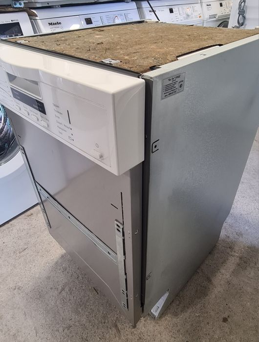 Съдомиялна за вграждане 45см  Miele G4600 sci