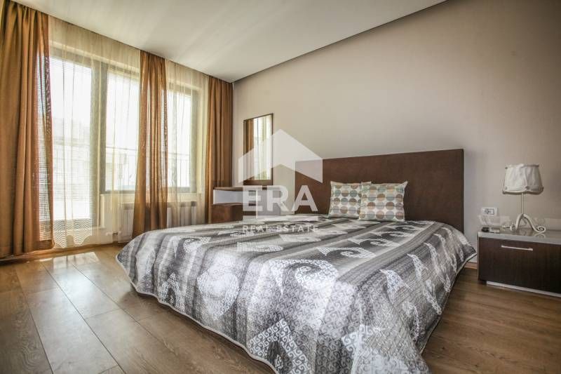 Дава се под наем Тристаен апартамент в София, Лозенец - 161 кв.м за 2000 € - Снимка #5