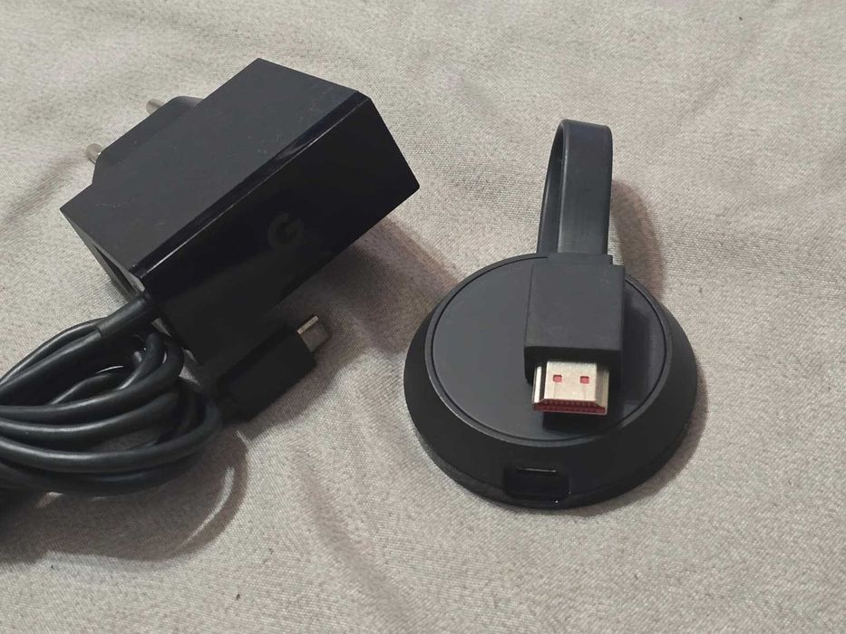 Google Chromecast Ultra 4K, HDR, Wi-Fi Dual-Band, Port Ethernet integrat, Negru