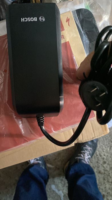 Vând incarcator bicicleta