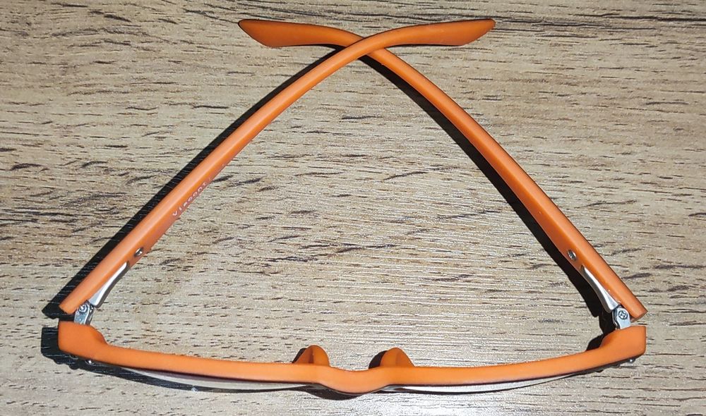 Очки детские фирменная оправа на 9-12 лет. Для зрения