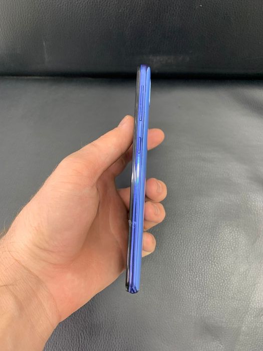 Самсунг а 40 в идеальном состоянии