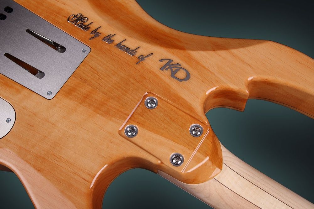 Продавам Лява китара КД