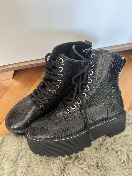 Чисто нови боти H&M