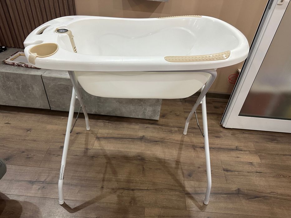 Корито със стойка Chipolino