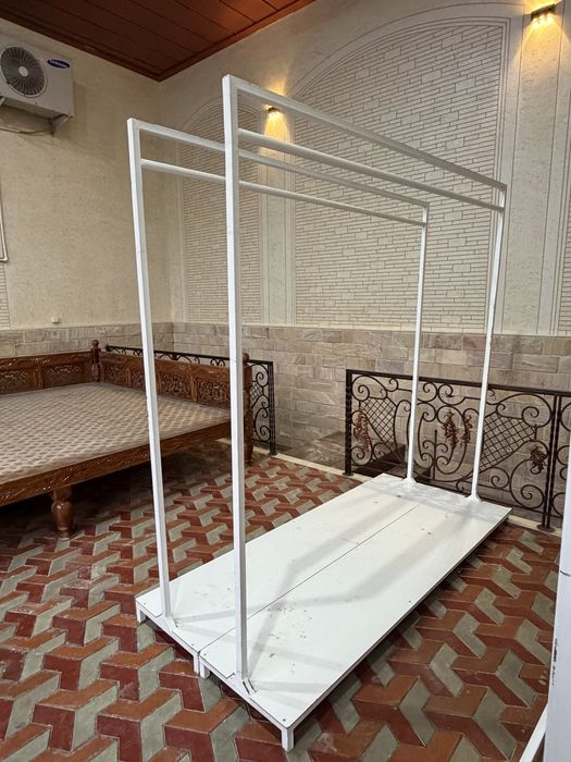 Вешалки высокие для магазаинов