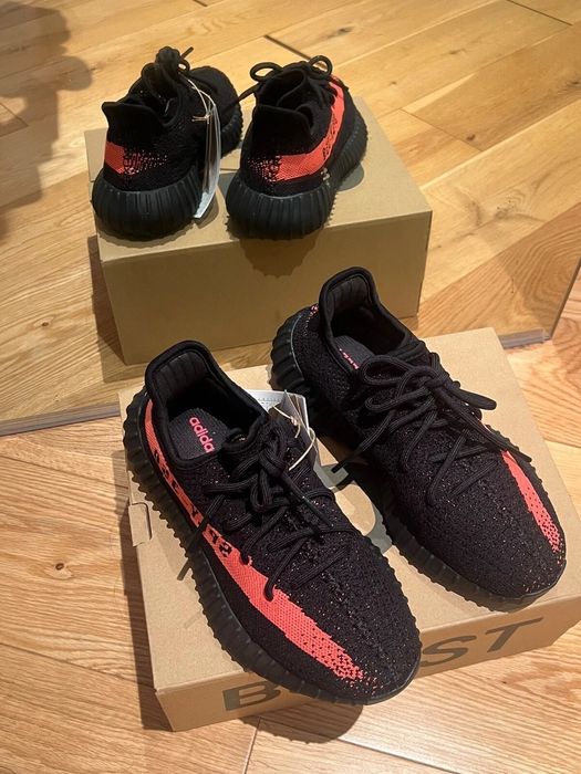 Yeezy 350 черно червени