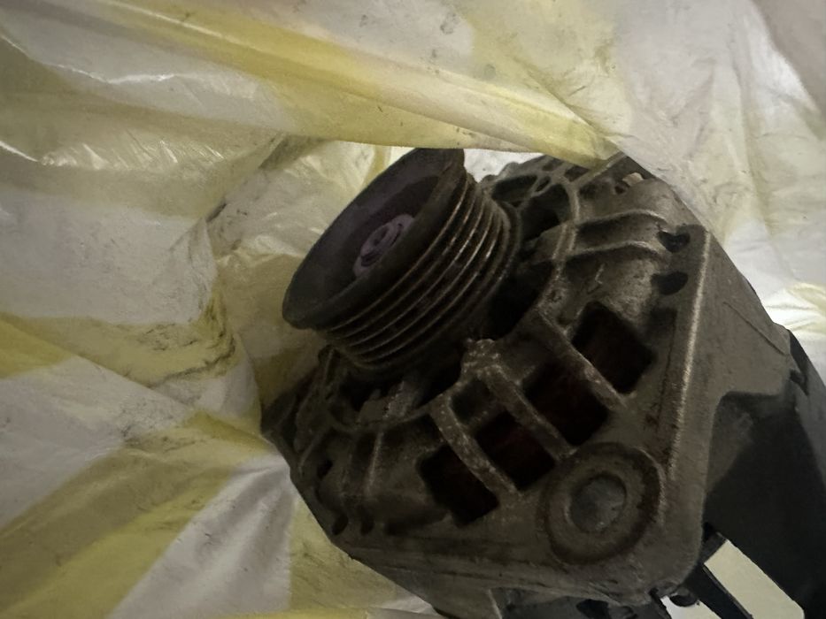 Продается генератор от passat b5 1999