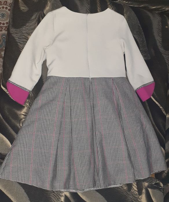 Нарядное детское платье 110 р.