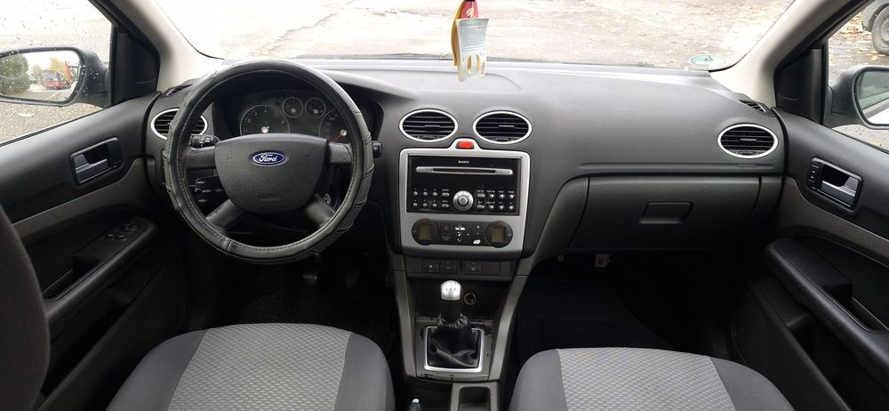 Ford Focus 1.6 Benzină