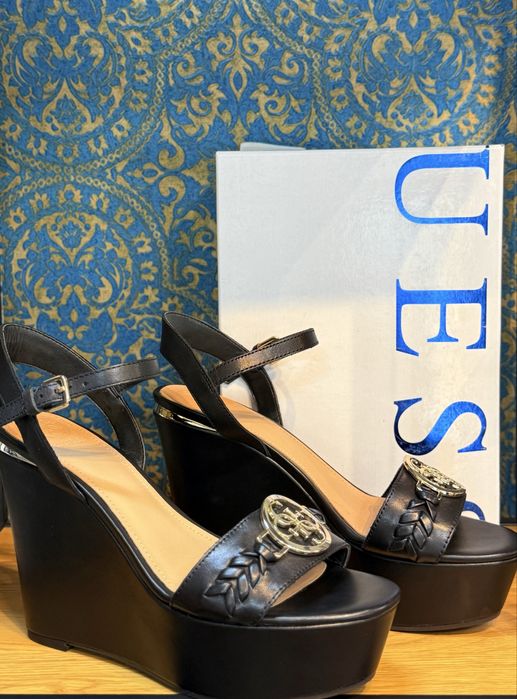 Дамски сандали на платформа GUESS BLACK