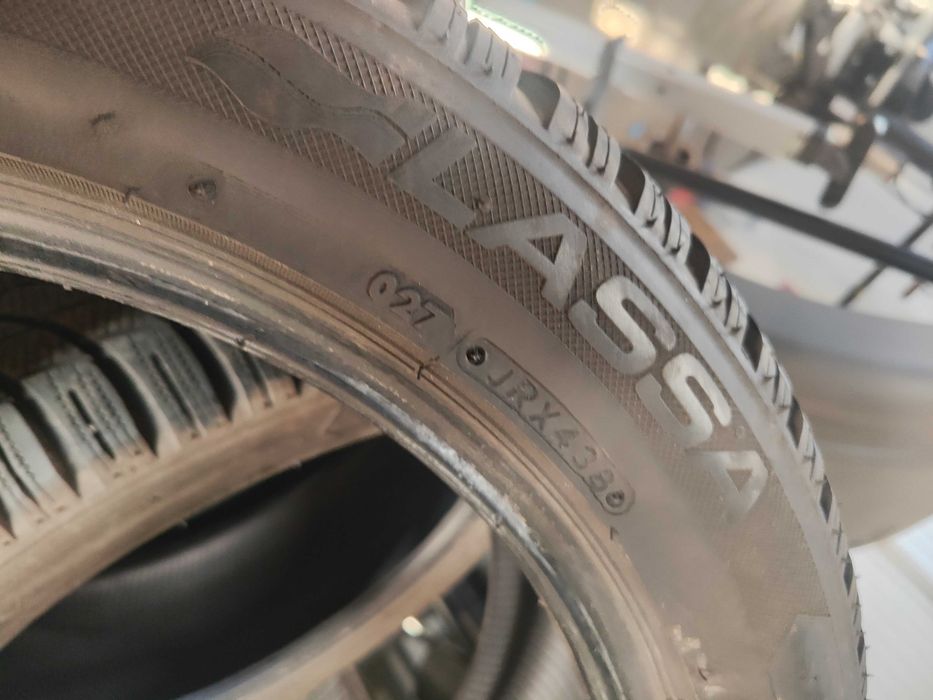 2бр.зимни гуми 225/50/17 Lassa