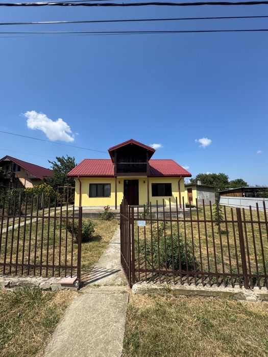 Casa cu teren 1000mp, proaspta renovata, Letcani, Iasi