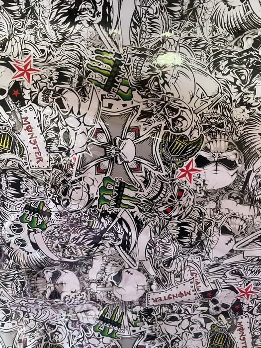 Декоративно фолио тип "стикер бомб" (sticker bomb)