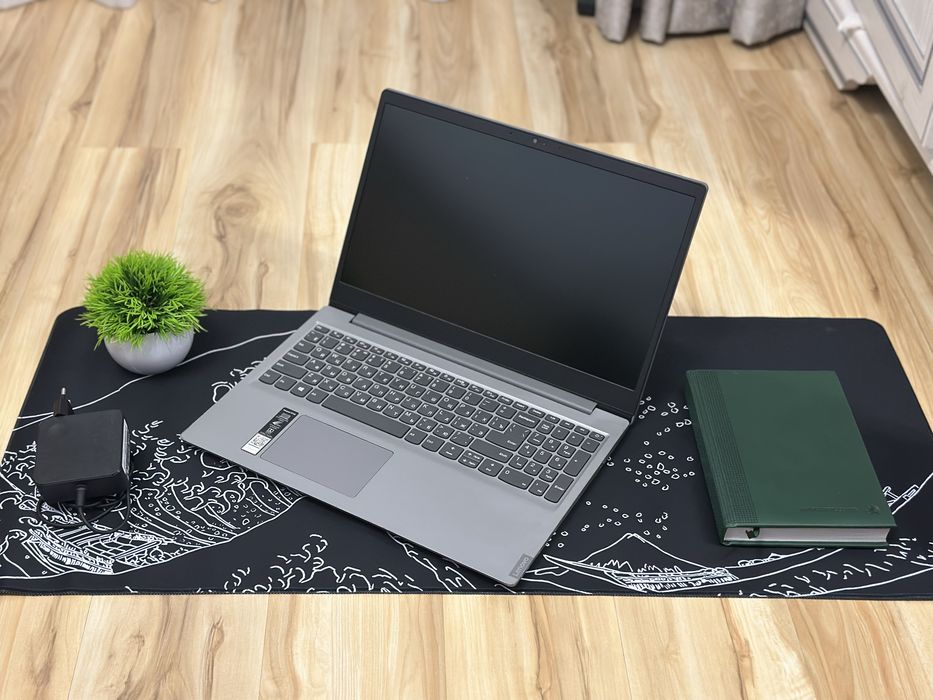Ноутбук Lenovo IdeaPad 3 / i3 / 8GB / SSD 256GB для работы и учебы!
