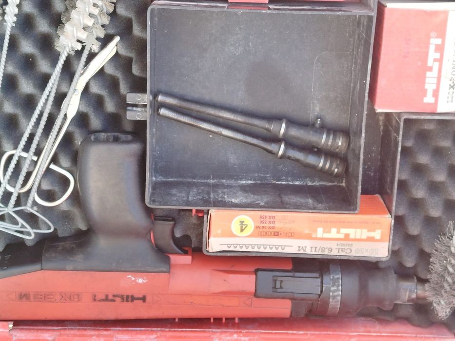 Hilti пистолет с резервни глави