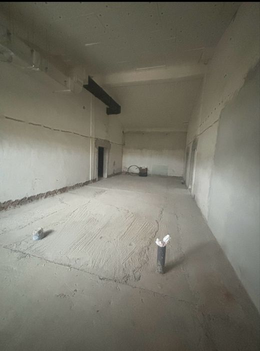 Промишлена сграда 800кв.м 10дка земя