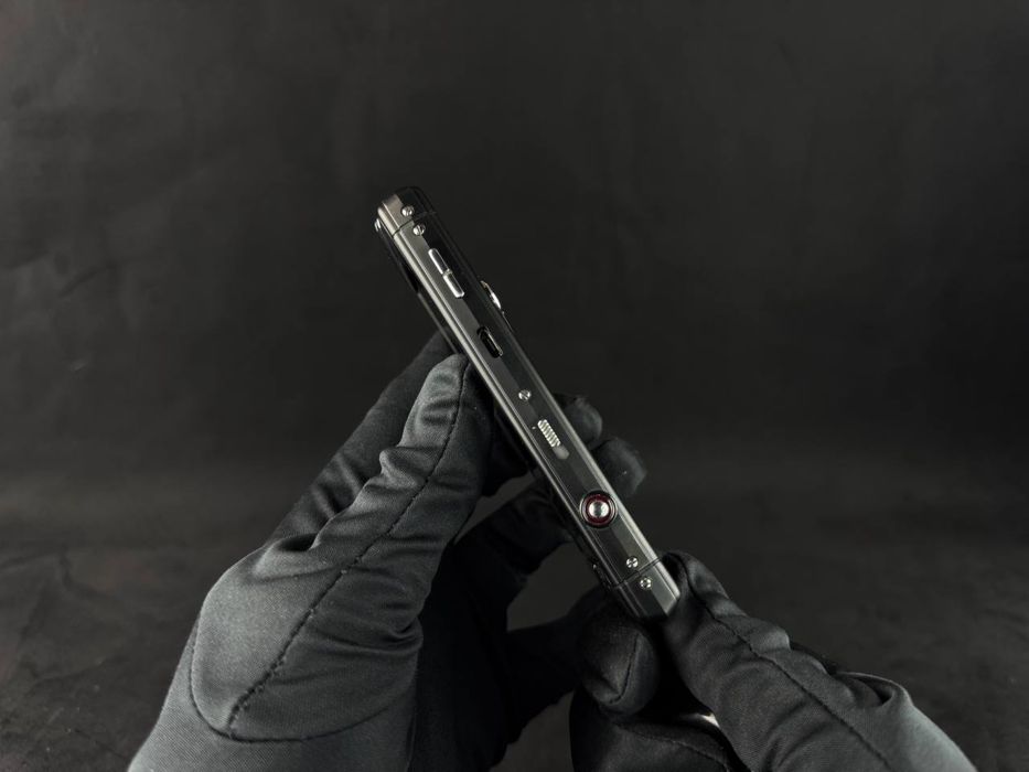 Vertu Constellation T black