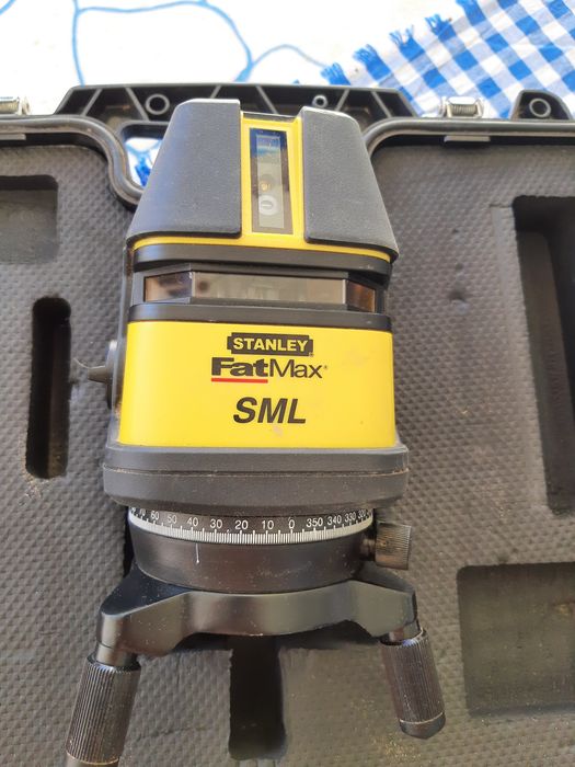 Vând nivel laser stanley