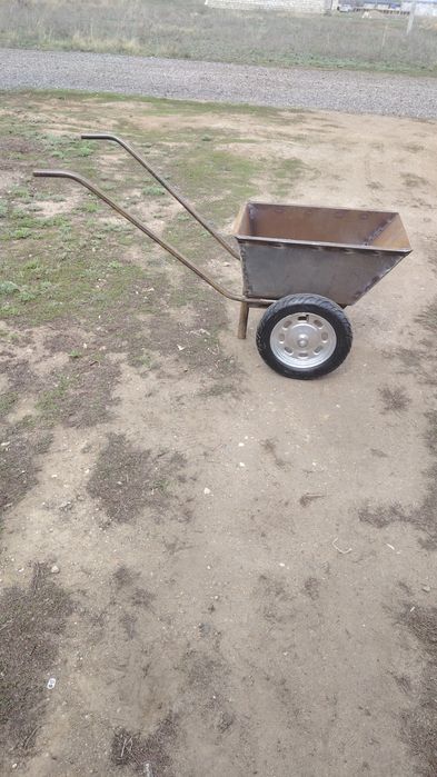 Продам садовую тачку