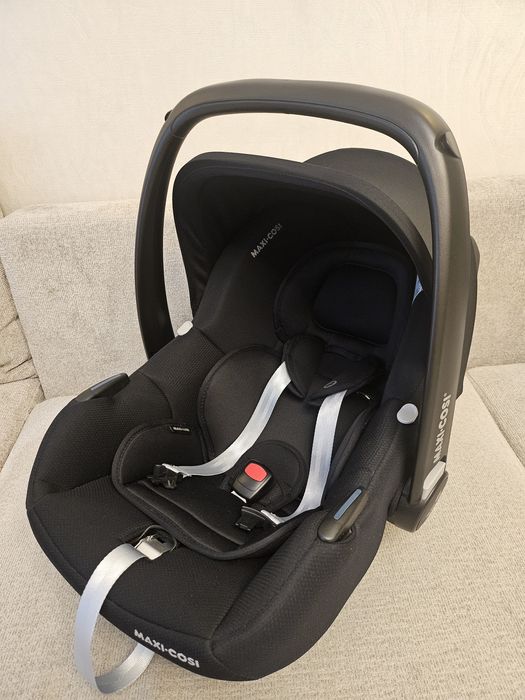 Автокресло Maxi-Cosi CabrioFix 0+ (до 13 кг) черный