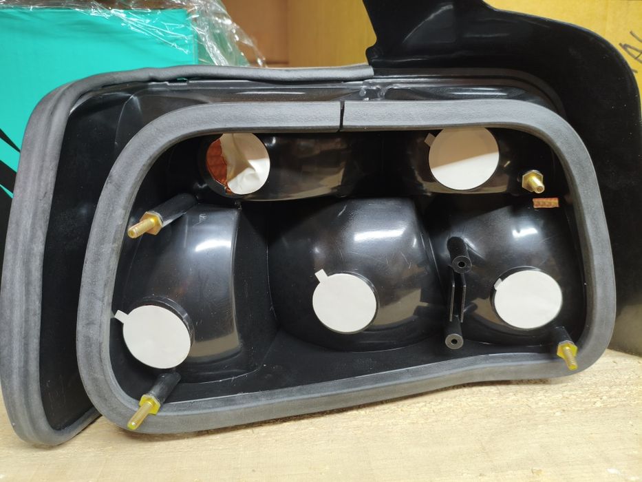 Продаю задние фонари БМВ/. BMW Е36