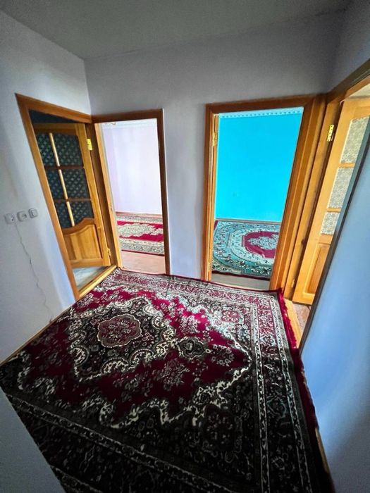 5каватли домнинг 2 каватида 2 хонали квартира ижарага берилади