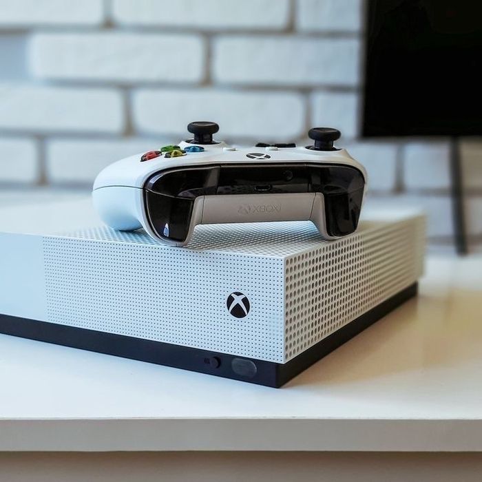 Xbox ONE S. 1 TB