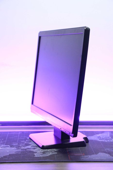 HP monitor 20" arzon narxda kabellari bilan