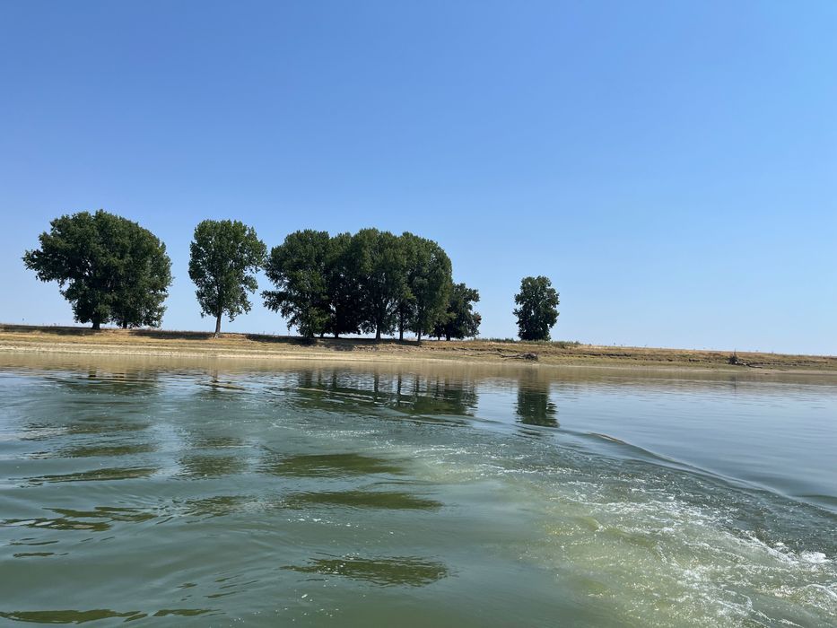 Teren pe malul Dunării