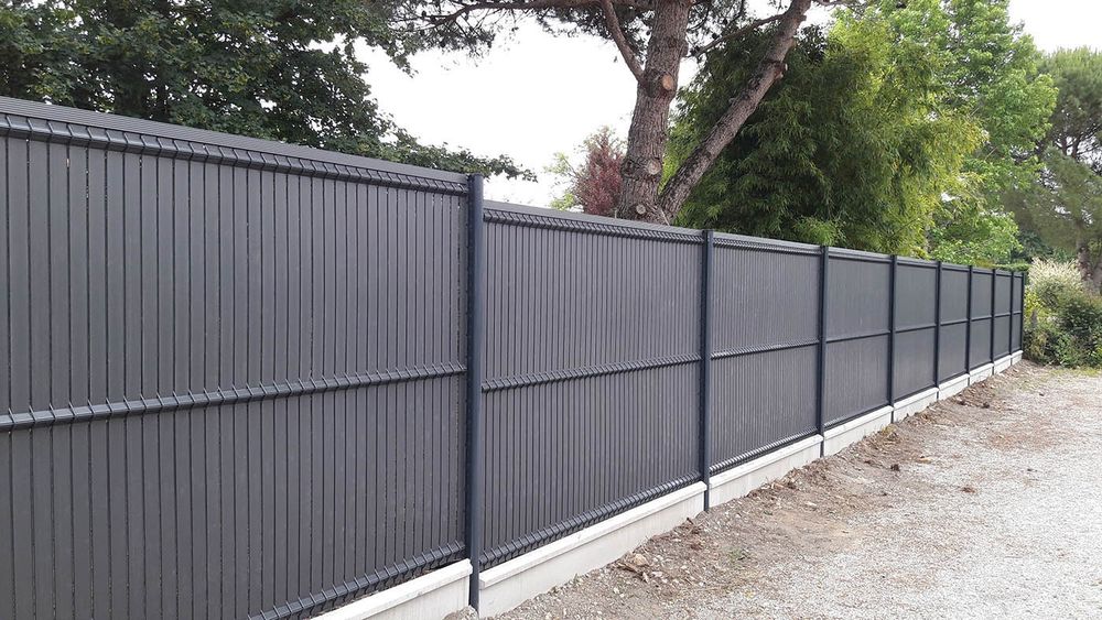 Vand garduri și porți la comanda clientului din materialele mele