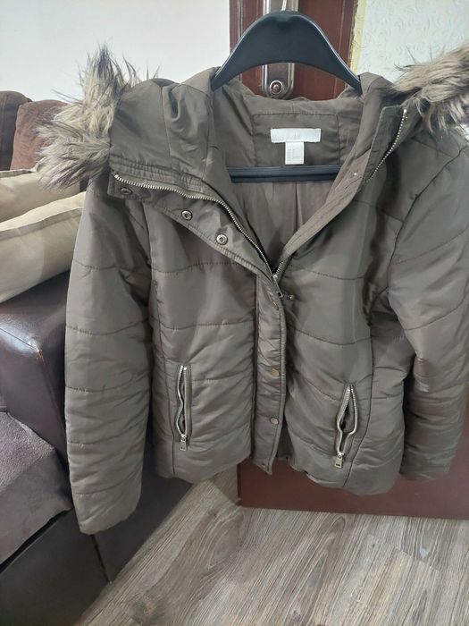 Зимно зелено яке H&M