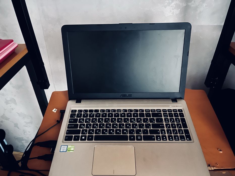 Срочно Продам ноутбук Asus
