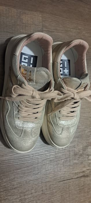 Gio +- оригинални италиански сникърси