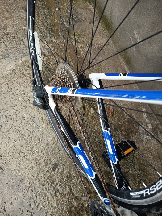 Bicicleta cursiera profesională mărime cadru 56cm