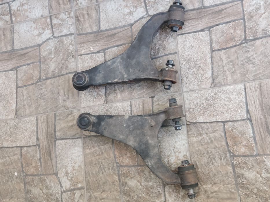 Рычаги  задние на Subaru Outback