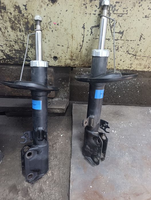 Камри 35, задние амортизаторы
