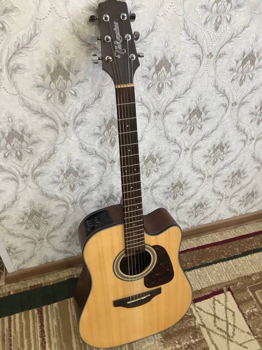 Электро-акустическая гитара Takamine