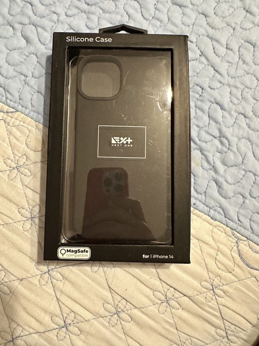 Husa iPhone 14 negru