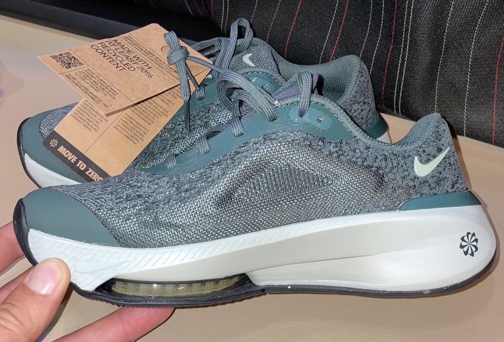 Nike Performance  Versair