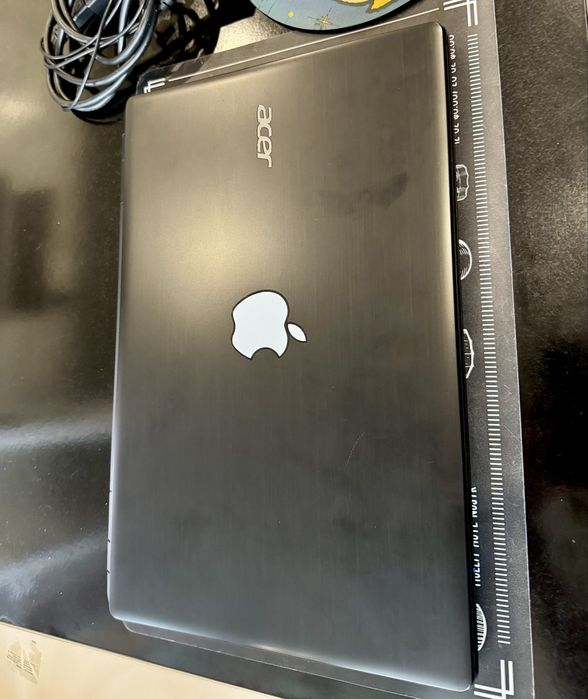 Лаптоп Acer Aspire E 15 (E5-521-424U)