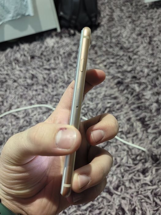 Айфон 8 в отличном состоянии