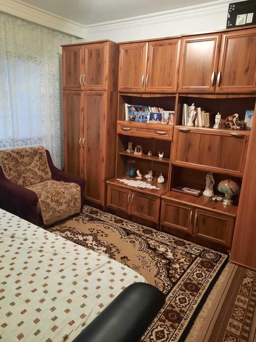 Închiriez garsoniera