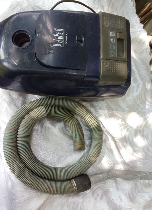 Продается Пылесос DAEEWO б.у.