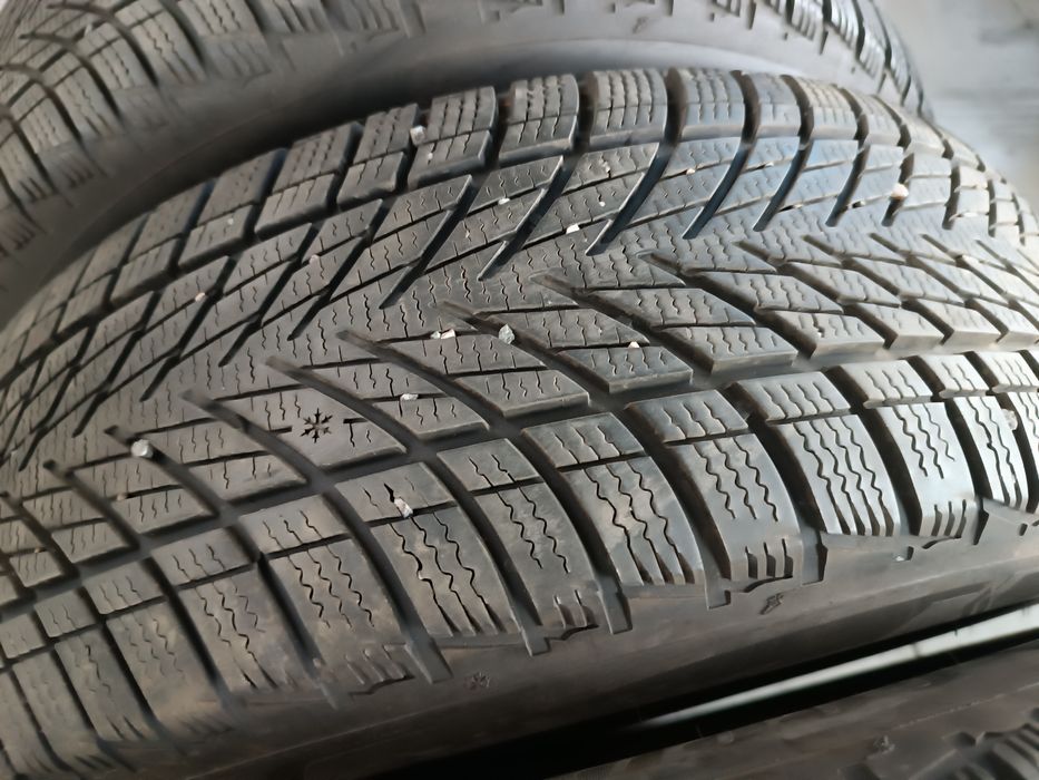 Anvelope iarna 215 60 16 Goodyear ca noi dot2024