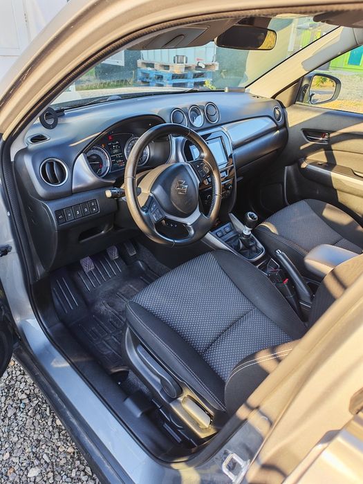suzuki vitara hybrid